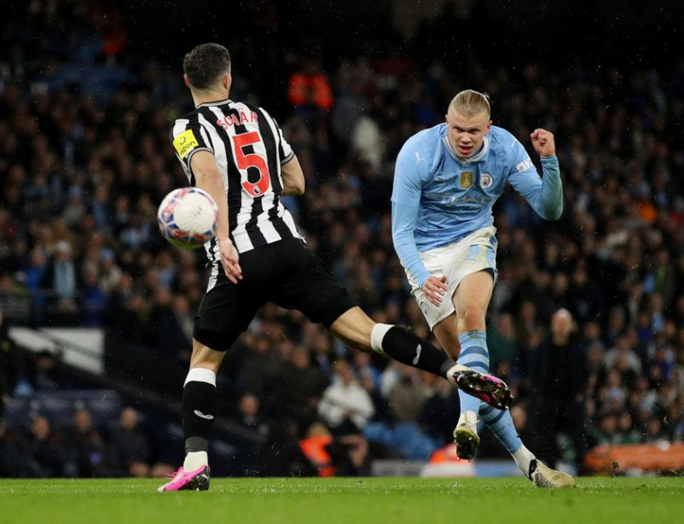 Manchester City Bat Newcastle Et Rejoint Le Dernier Carr De La Fa Cup