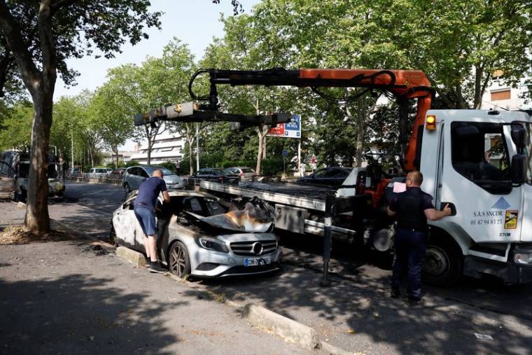Conséquences des affrontements entre des jeunes et des policiers en banlieue parisienne