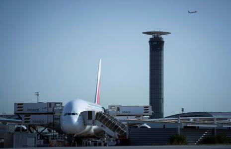 Le syndicat majoritaire chez les contrôleurs aériens français a annoncé mercredi la levée de son préavis de grève pour jeudi ( AFP / JOEL SAGET )