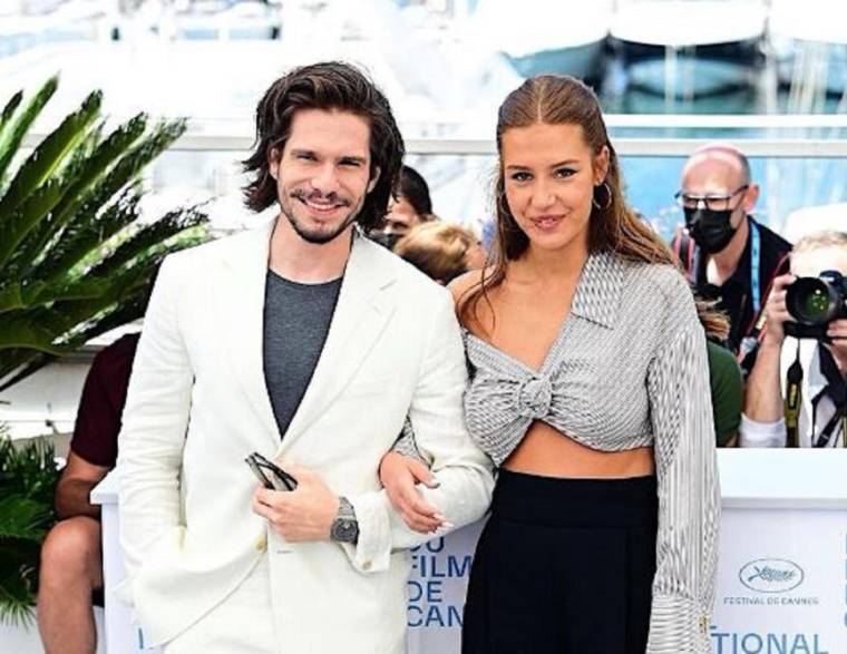 Les acteurs François Civil et Adèle Exarchopoulos sont les égéries de la marque Bulgari. crédit photo : Capture d’écran Instagram @francoiscivilofficiel