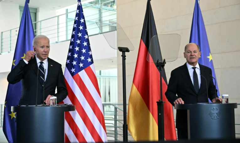 Le président américain Joe Biden et le chancelier allemand Olaf Scholz en conférence de prese à Berlin, le 18 octobre 2024 ( AFP / Tobias SCHWARZ )