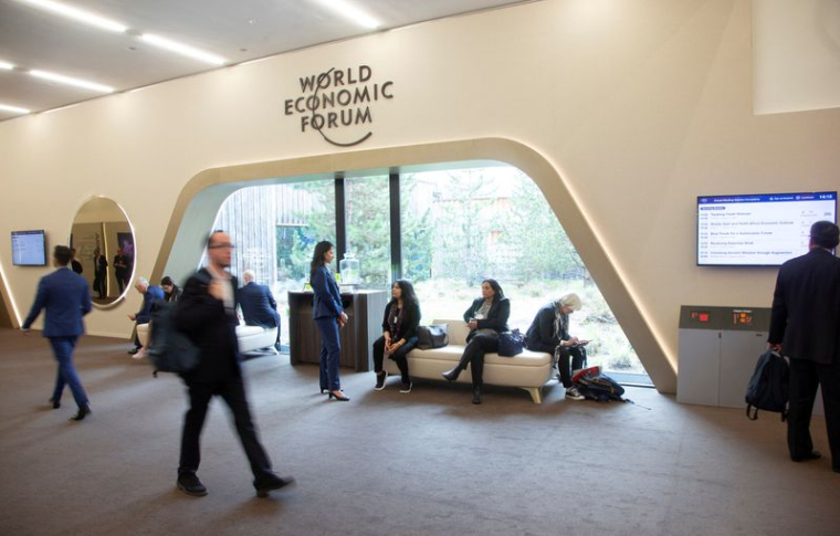 L'INQUIÉTUDE POUR L'ÉCONOMIE DOMINE AU SOMMET DE DAVOS