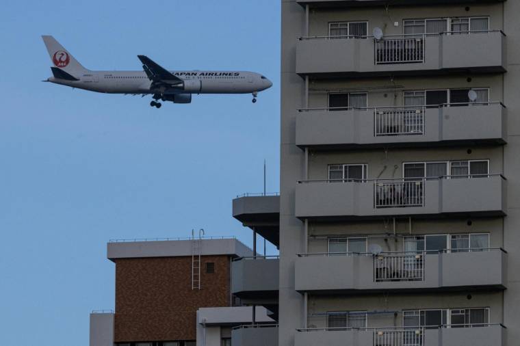 Seize entreprises japonaises, dont les compagnies aériennes ANA Holdings et Japan Airlines, ont aussi annoncé début mars unir leurs efforts pour développer une filière nippone de carburants renouvelables (illustration) ( AFP / YASUYOSHI CHIBA )