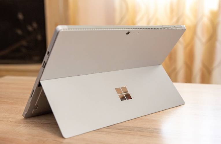 IPad Pro ou Surface Pro 6 : qui l’emporte ? (Crédits photo : Shutterstock)