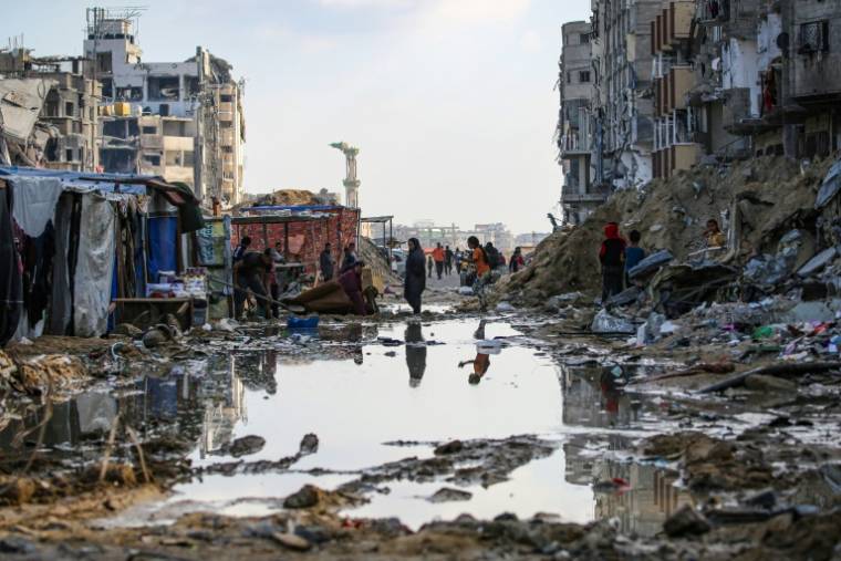 Des déplacés palestiniens à Khan Younés, dans la bande de Gaza ( AFP / - )