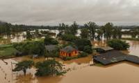 Vue aérienne des inondations à Capela de Santana, dans l'Etat du Rio Grande do sul, le 2 mai 2024 au Brésil ( AFP / CARLOS FABAL )