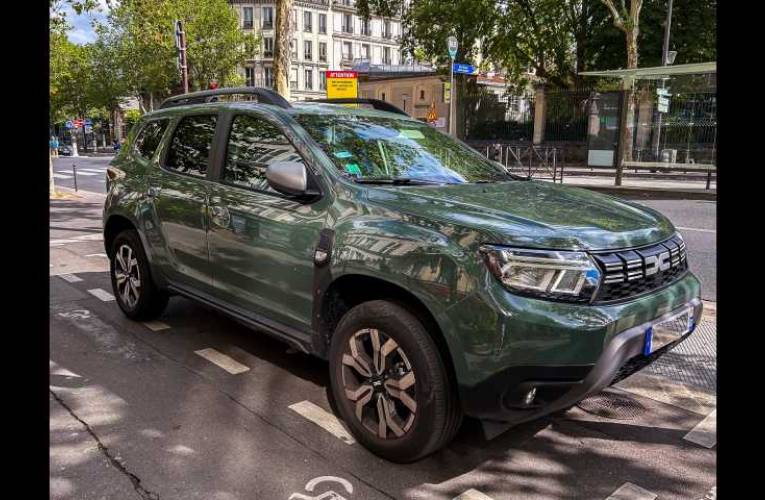 SUV : les tarifs de stationnement vont-ils tripler à Paris ?