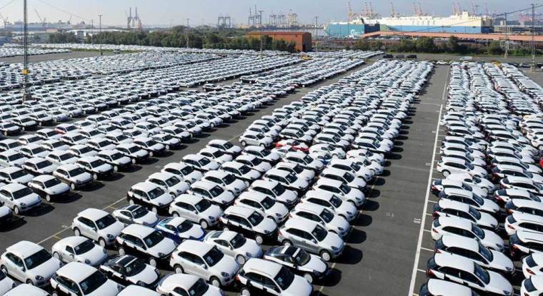 Les exportations de voitures allemandes sont menacées par le blocage des ports chinois et le risque d'une hausse des droits de douane aux États-Unis. (© AFP)