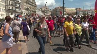 Manifestation contre l'extrême droite: le cortège s'élance à Marseille