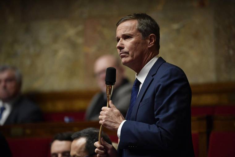 Nicolas Dupont-Aignan, à l'Assemblée nationale, le 10 janvier 2023 ( AFP / JULIEN DE ROSA )