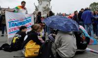 Rassemblement contre la transphobie, le 5 mai 2024 Place de la République à Paris  ( AFP / Geoffroy VAN DER HASSELT )