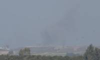 De la fumée s'élève au-dessus du sud de la bande de Gaza