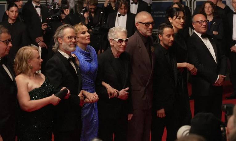 Cannes: Tapis rouge du film "Les Linceuls" de David Cronenberg