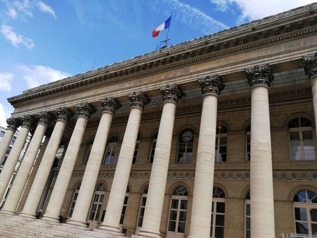 Le Palais Brongniart, ancien siège de la Bourse de Paris. (crédit : L. Grassin)