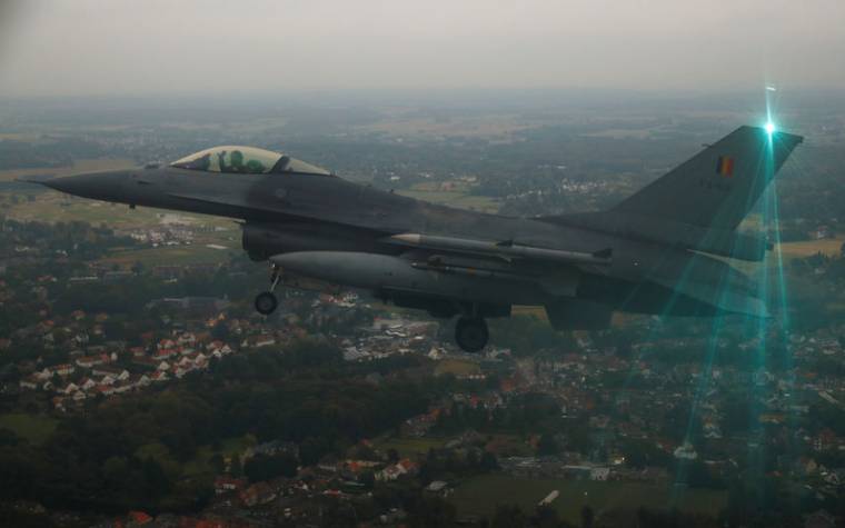 UN F-16 ACCIDENTELLEMENT DÉTRUIT AU SOL SUR UNE BASE EN BELGIQUE