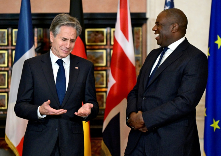 Le secrétaire d’État américain Antony Blinken, à gauche, et son homologue britannique David Lammy, avant des entretiens à la Villa Madama, à Rome, le 9 janvier 2025 ( AFP / Tiziana FABI )