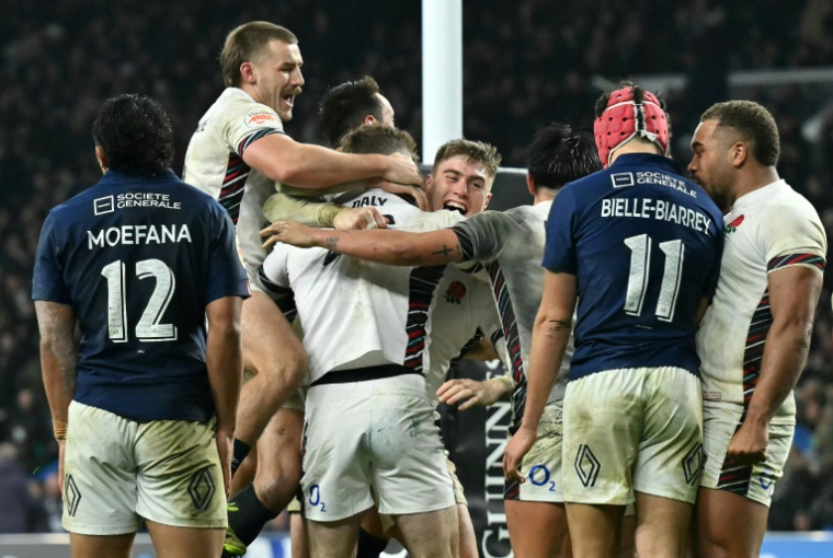 La joie des Anglais, victorieux de la France dans le tournoi des Six nations, le 8 février.  ( AFP / Glyn KIRK )