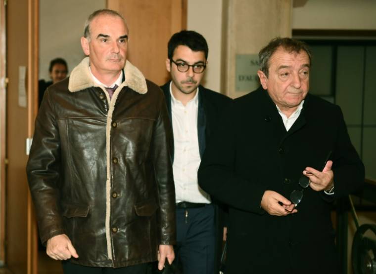Gaël Bodénès (g), directeur général adjoint opération du groupe Bourbon, à la sortie du tribunal de Marseille, le 18 mars 2019 ( AFP / Boris HORVAT )