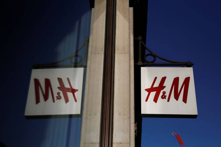 H&M RENOUE AVEC LES BÉNÉFICES MAIS LE REBOND DES VENTES S'ESSOUFFLE
