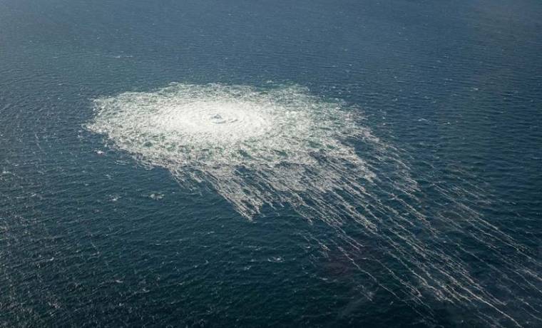 Des bulles de gaz provenant de la fuite du Nord Stream 2 atteignent la surface de la mer Baltique près de Bornholm, au Danemark