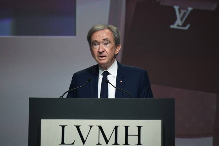Le PDG de LVMH, Bernard Arnault le 31 avril, 2022, à Paris. ( AFP / ERIC PIERMONT )