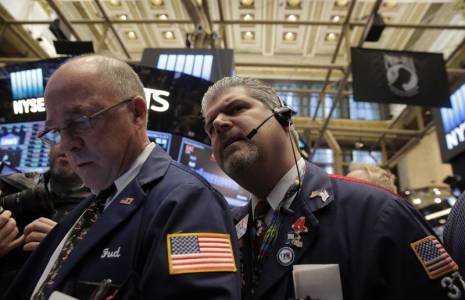 Des traders travaillent à la Bourse de Wall Street