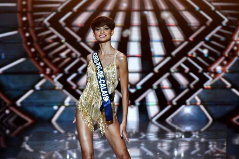 Miss France 2024, Eve Gilles (Miss Nord-Pas-de-Calais), parades on stage during the Miss France 2024 competition in Dijon, December 16, 2023 (AFP / ARNAUD FINISTRE)