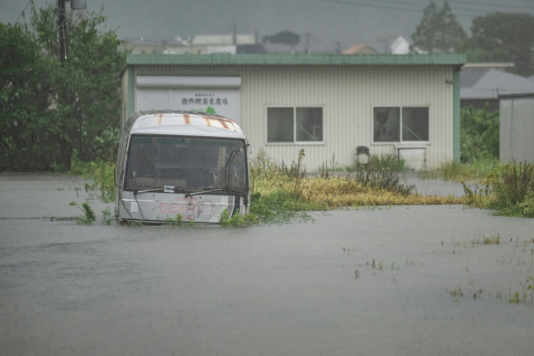 Inondazioni a Yufu, nella prefettura di Oita, a causa del tifone Shanshan, il 29 agosto 2024 in Giappone (AFP/Yuichi YAMAZAKI)