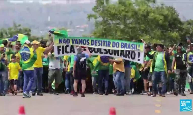 Brésil : affrontements entre police et partisans de Bolsonaro à Brasilia