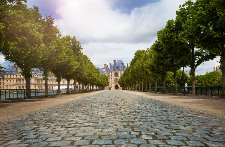 Église gothiques, châteaux du Grand Siècle, cités jardins, villes nouvelles et paysages en bords de Seine… crédit photo : Sergey Novikov/Shutterstock / Sergey Novikov