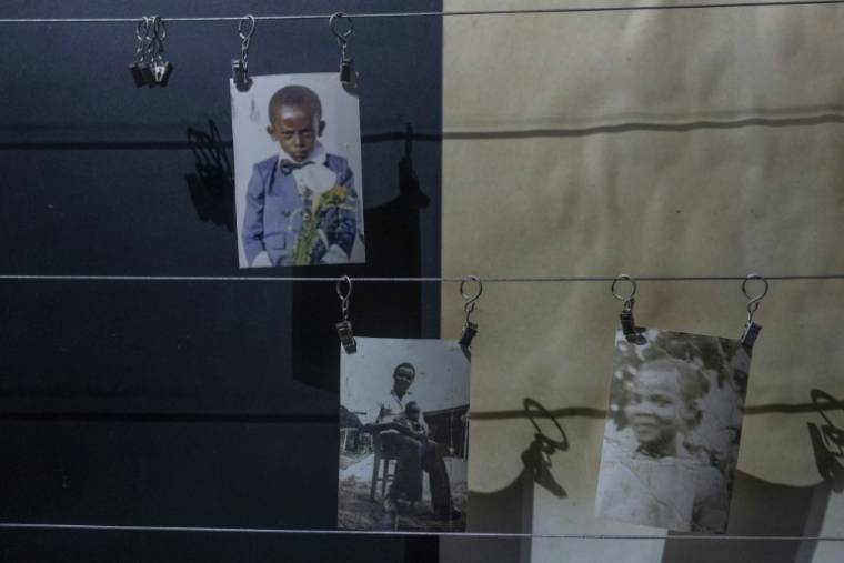 Photos de victimes du génocide des Tutsi au mémorial Murambi de Nyamagabe, au Rwanda, le 12 mars 2024 ( AFP / Guillem Sartorio )