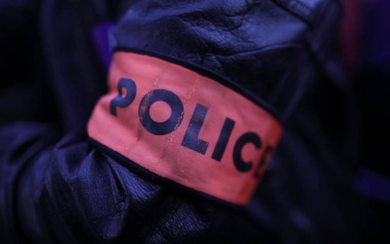 SEPT JEUNES DÉFÉRÉS POUR L'ATTAQUE DE POLICIERS À VIRY-CHÂTILLON
