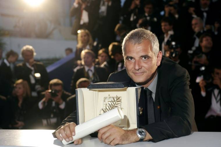 Le cinéaste Laurent Cantet après avoir reçu sa Palme d'or à Cannes pour 'Entre les murs", le 25 mai 2008 ( AFP / Fred DUFOUR )