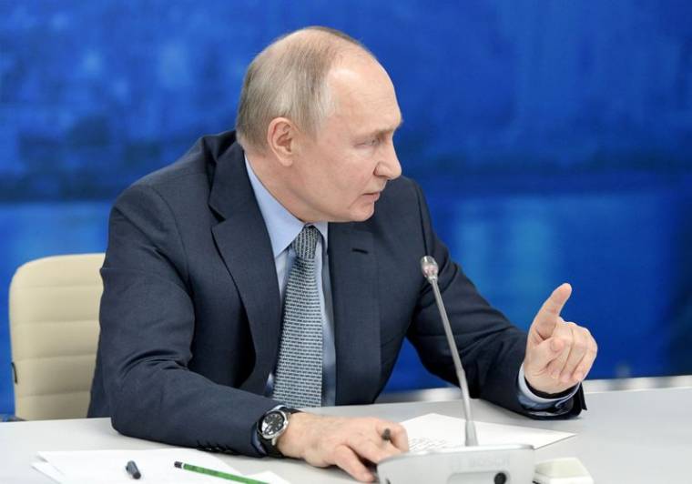 Le président russe Vladimir Poutine lors d'une réunion à l'université technique maritime d'État de Saint-Pétersbourg