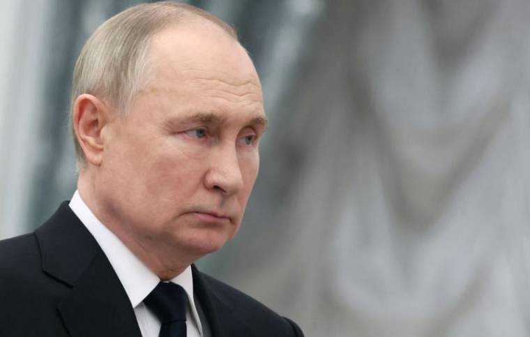 Le président russe Vladimir Poutine assiste à une cérémonie à Moscou, en Russie