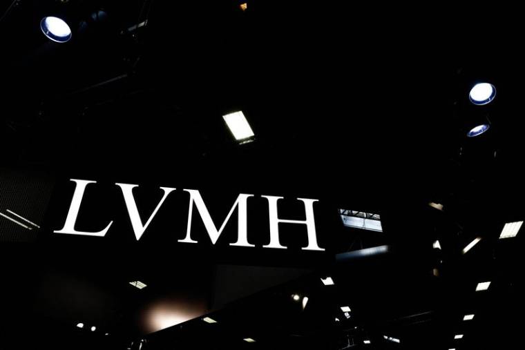 Le logo de LVMH au parc des expositions de la Porte de Versailles à Paris
