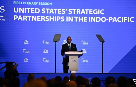 Le secrétaire américain à la Défense Lloyd Austin s'exprime lors du Dialogue Shangri-La, le 1er juin 2024 à Singapour ( AFP / NHAC NGUYEN )