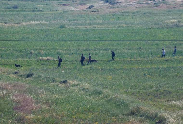 Recherche d'un jeune qui aurait disparu dans la zone proche du village d'al-Mughayyer, en Cisjordanie occupée