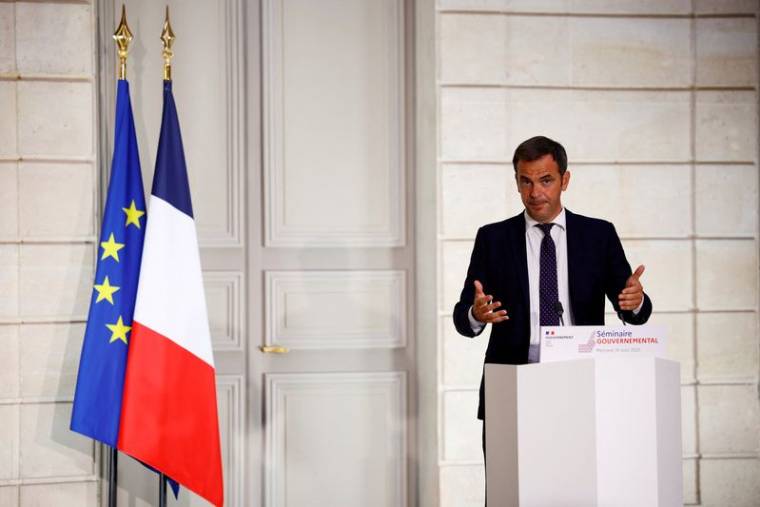 Le porte-parole du gouvernement français, M. Veran, s'exprime lors d'un point de presse à l'Elysée