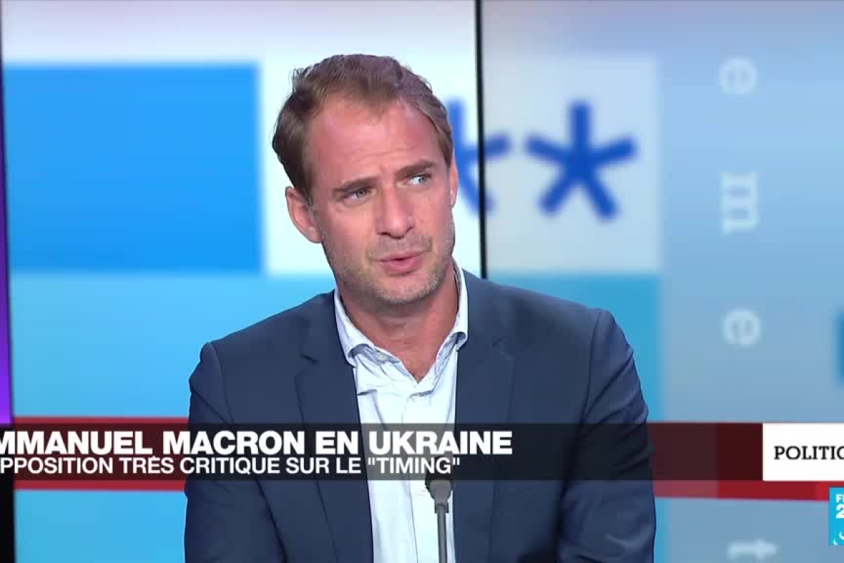 Vidéo - Emmanuel Macron en Ukraine : l'opposition très critique sur le  timing - Boursorama