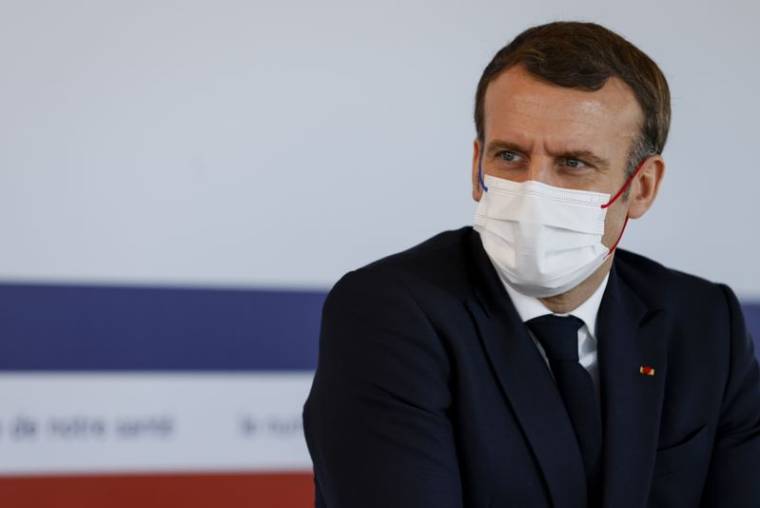 Macron annonce une plateforme de signalement des ...