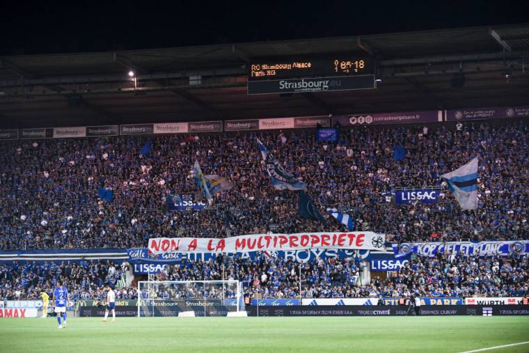 « L’incompétence qui règne à Chelsea, nous n’en voulons pas à Strasbourg », dénoncent les supporters