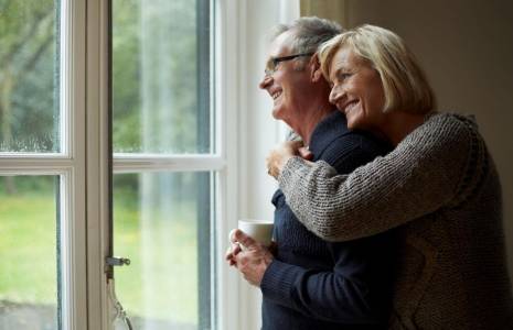 Les frais inhérents à un bien immobilier peuvent être amoindris pour les seniors ( crédit photo : GettyImages )