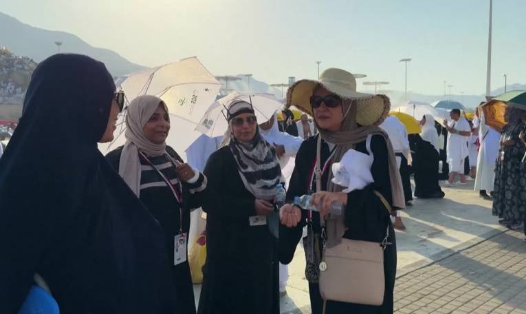 Hajj: marée de fidèles au mont Arafat sous une chaleur extrême