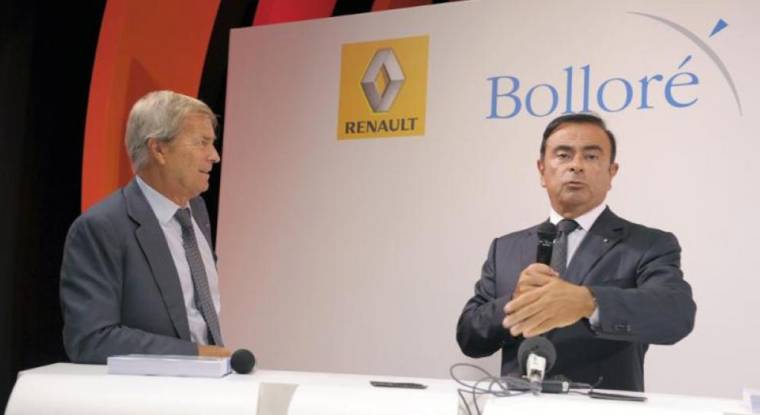 Les PDG de Renault et Bolloré, respectivement Carlos Ghosn (D) et Vincent Bolloré (G). (© E. Piermont / AFP)