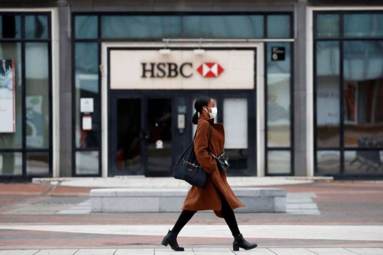 HSBC SUPPRIME PLUS DU TIERS DES POSTES DANS LA BANQUE D'INVESTISSEMENT EN FRANCE