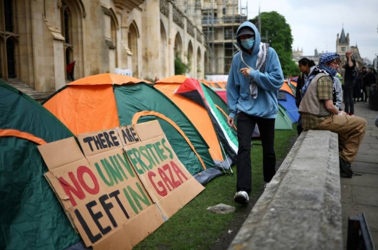 Un campement d'étudiants propalestiniens au King's College de Cambridge, le 7 mai 2024 en Angleterre ( AFP / HENRY NICHOLLS )