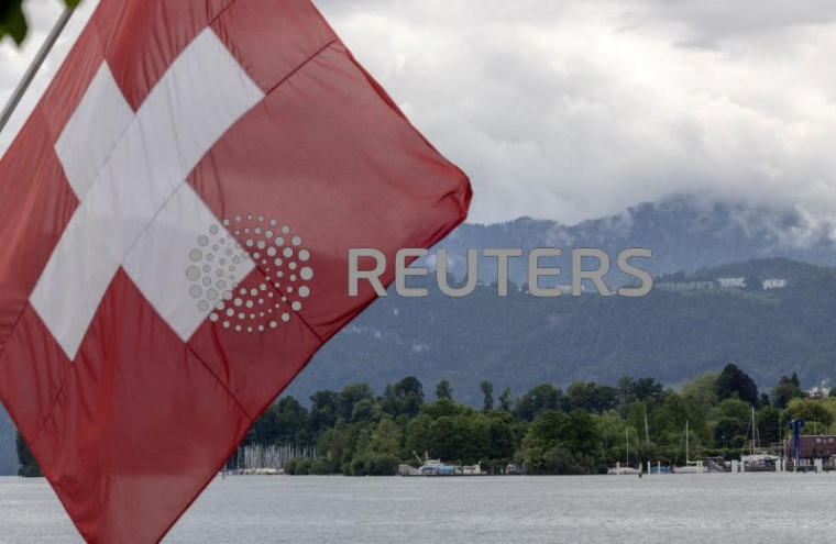 Un drapeau suisse à Lucerne