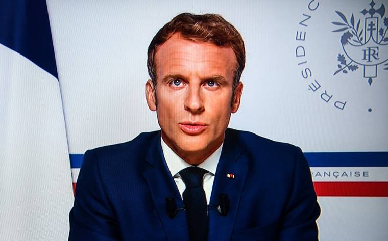 Emmanuel Macron à Paris, le 16 août 2021. ( AFP / CHRISTOPHE ARCHAMBAULT )