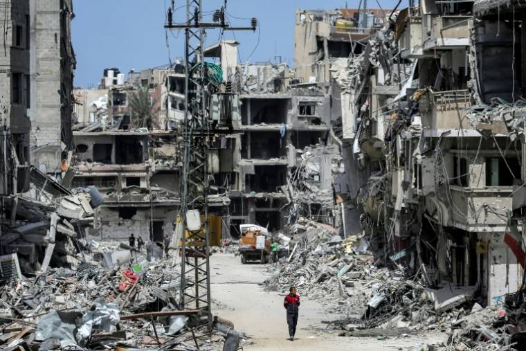 Destructions à Khan Younès, dans le sud de la bande de Gaza, bombardée par l'armée israélienne, le 22 avril 2024 ( AFP / - )